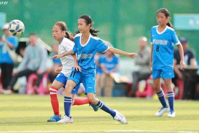 老詹关键三分克内克特27分 湖人险胜鹈鹕5连胜